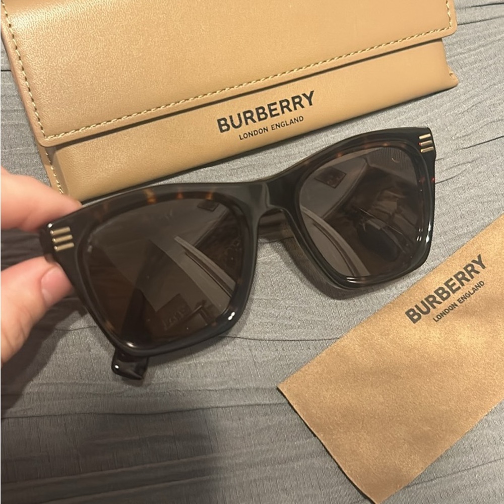 Burrberry glasses